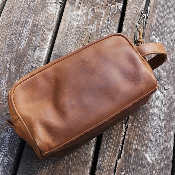 Kuero leather toiletry case - Picture 2 of 14